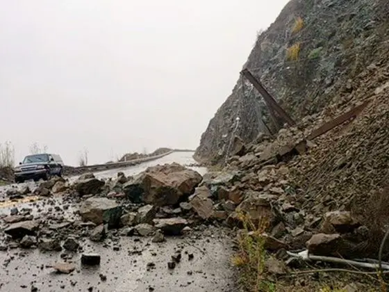 Rockslide closes 40-mile stretch of Highway 1 near Big Sur